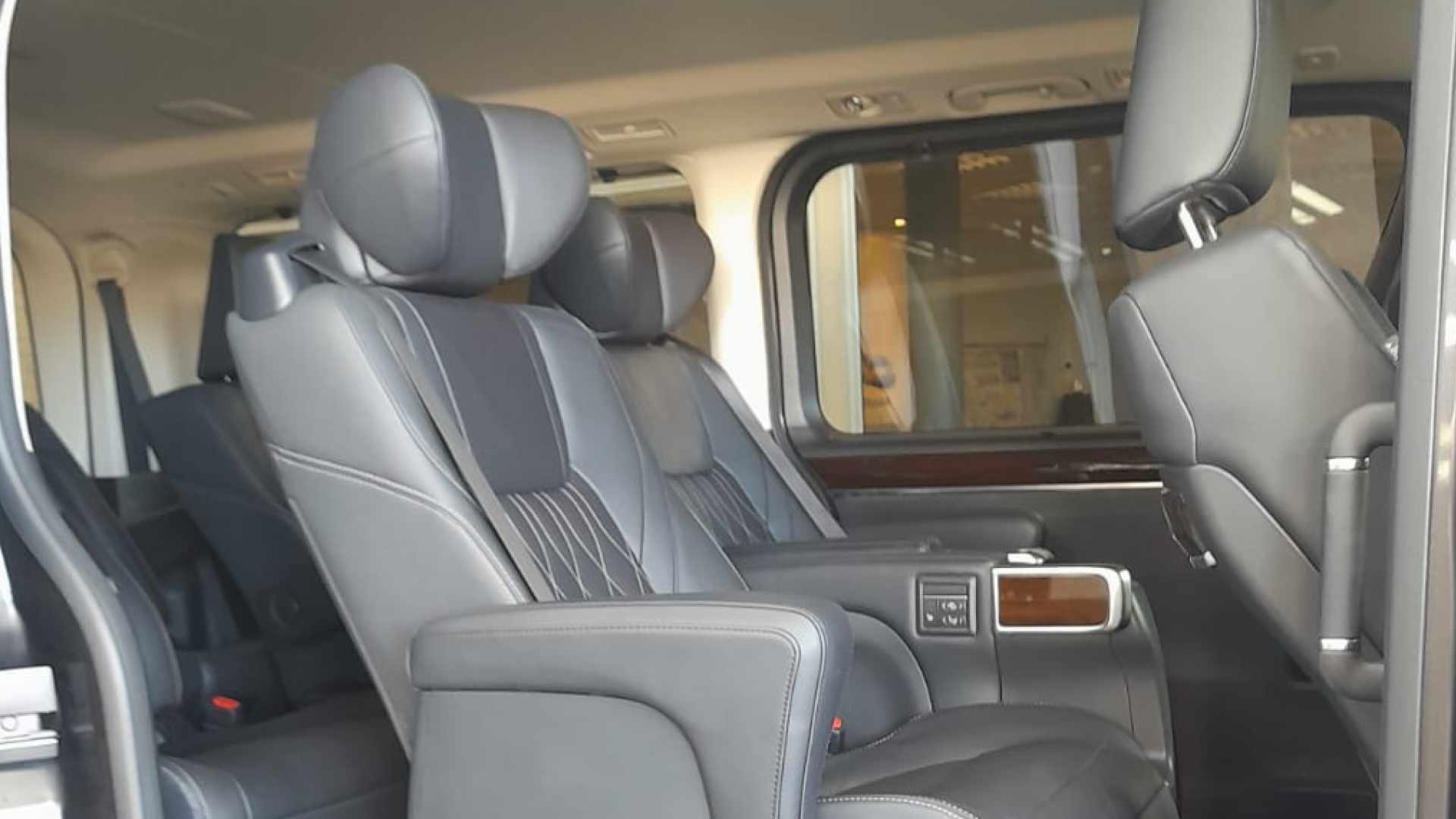 TOYOTA HIACE VX PREMIUM — imagen 3