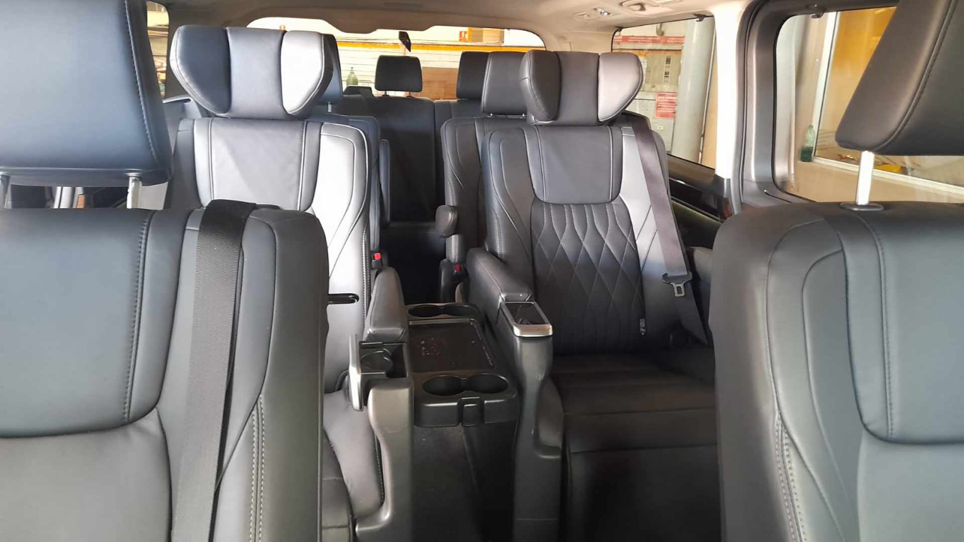 TOYOTA HIACE VX PREMIUM — imagen 2